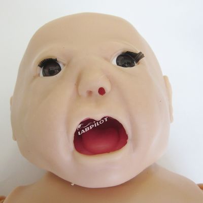 Manikin de PVC avançado para RCP pediátrico e simulação de enfermagem infantil totalmente funcional