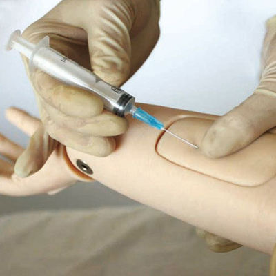 Enfermagem masculina idosa para Faculdades de Medicina Cateterismo Função de Treinamento também